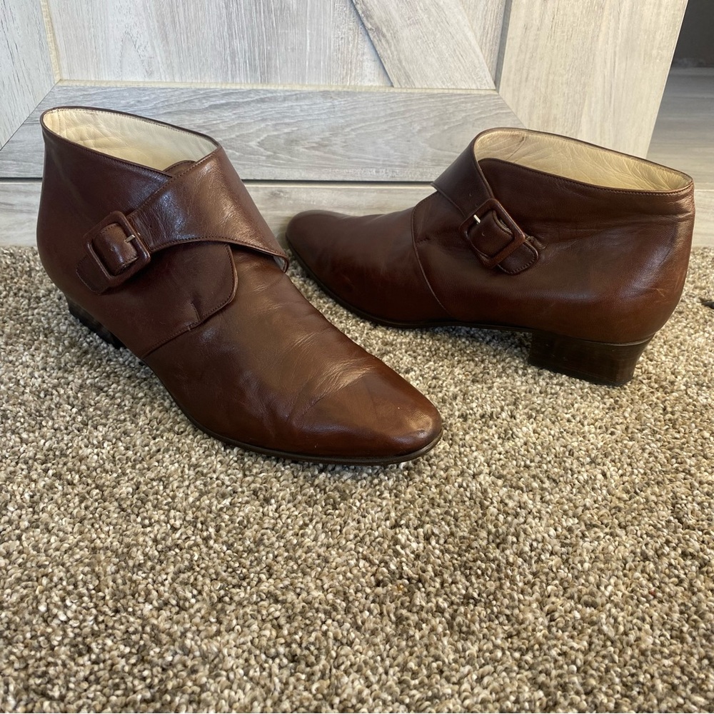 Bally Susan ITALIAN MADE BUTTER SOFT CHOCOLATE LEATHER FLAT BUCKLED BOOTIES 7
